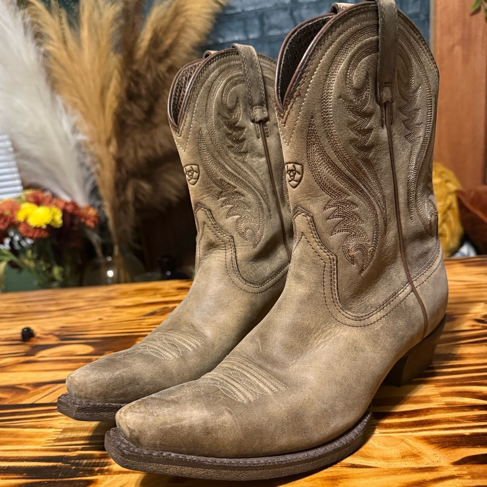 Ariat Tan Western Boots